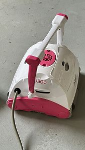 Automatic pool vacuum cleaner