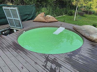 Circular pool