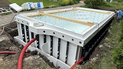 Εγκατάσταση και παραγωγή πισίνας με skimmer στο Slavkov u Brna