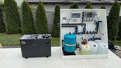 Heat pump for swimming pool