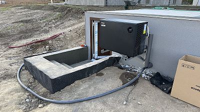 Heat pump for swimming pool