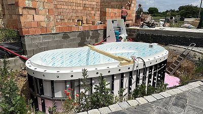 Kidney-shaped pool