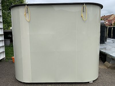 Oval waste sumps and tanks