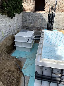 Production et installation d'une piscine à débordement dans le quartier Masaryk à Brno