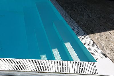 Rectangular swimming pool