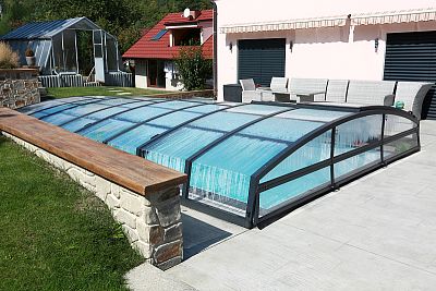 Roofing of swimming pools