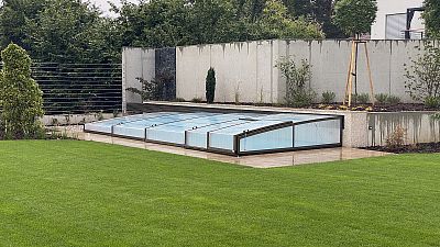 Roofing of swimming pools